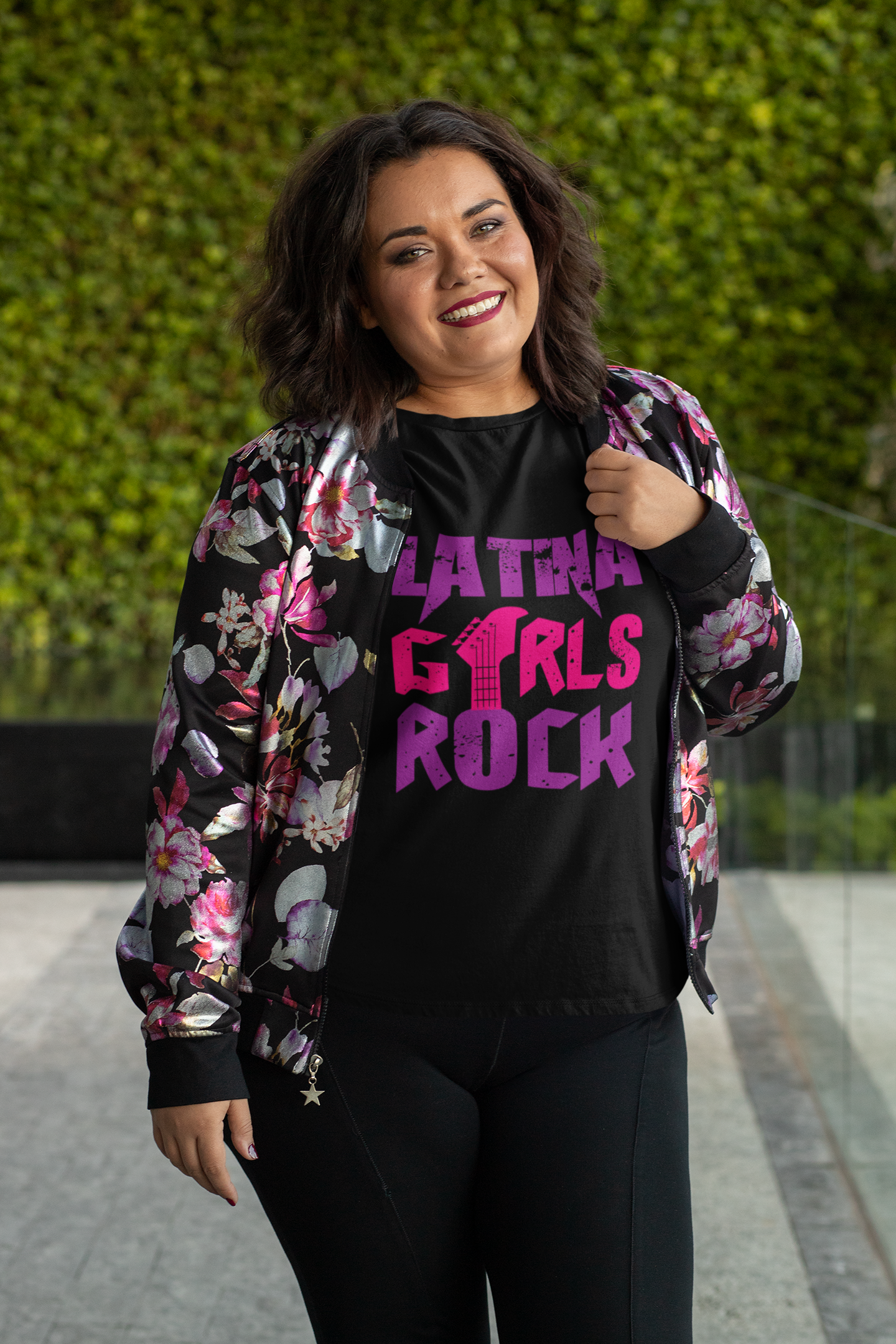Latina Girls Rock - T-Shirt