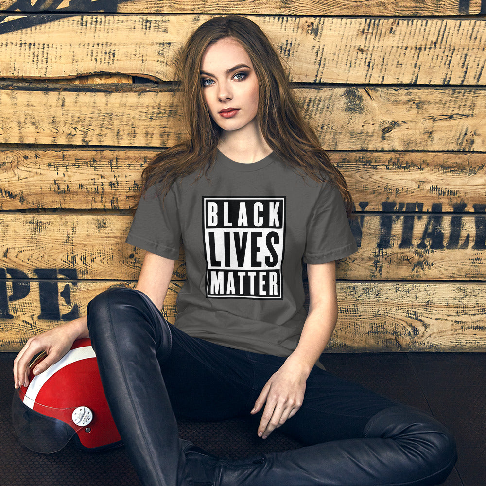 Black Lives Matter (b/w) - T-Shirt