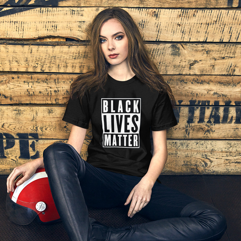 Black Lives Matter (b/w) - T-Shirt