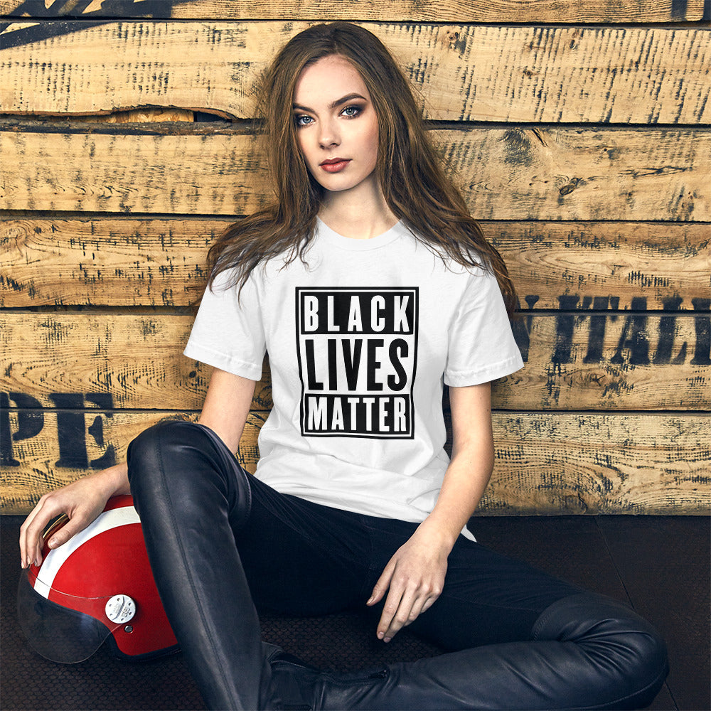 Black Lives Matter (b/w) - T-Shirt
